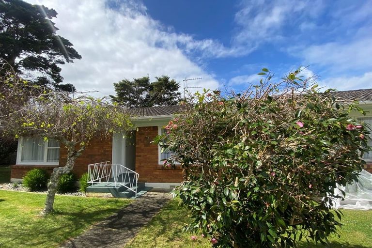 Photo of property in 1/15 Munstead Place, Hillcrest, Auckland, 0627