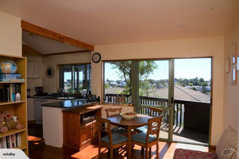 Photo of property in 5 Charlotte Street, Stanmore Bay, Whangaparaoa, 0932