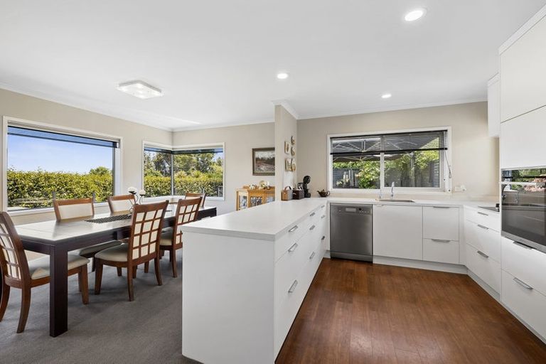 Photo of property in 9a Del Mar Place, Merrilands, New Plymouth, 4312