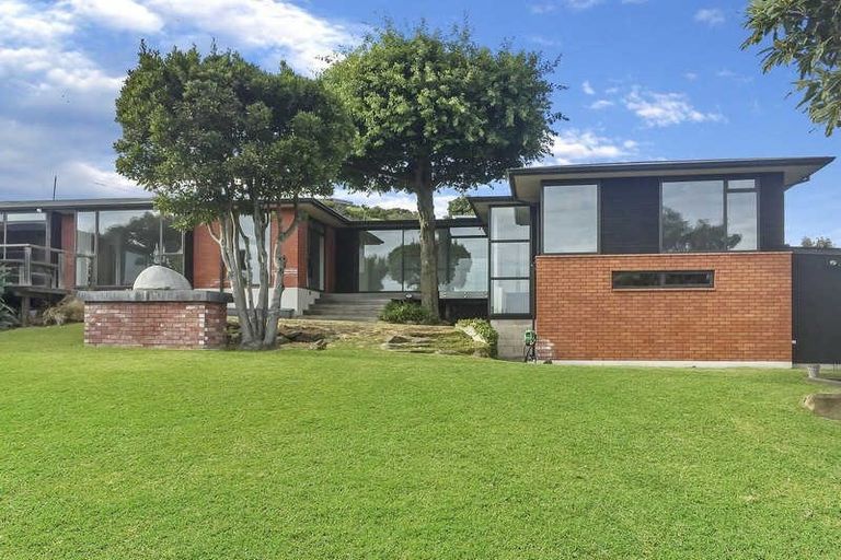 Photo of property in 54 Maffeys Road, Mount Pleasant, Christchurch, 8081