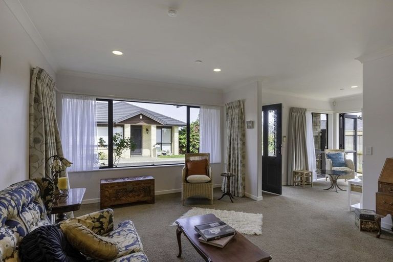 Photo of property in 8 Ian Peter Way, Otaki, 5512