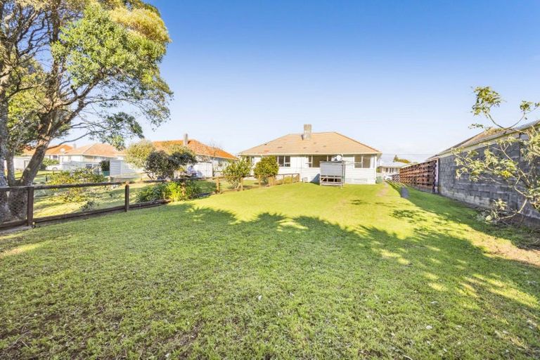 Photo of property in 78 Omata Road, Marfell, New Plymouth, 4310