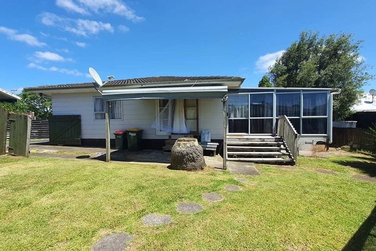 Photo of property in 2/10 Trounson Avenue, Clendon Park, Auckland, 2103
