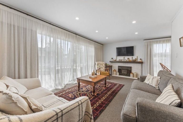 Photo of property in 1 Totara Place, Pahiatua, 4910