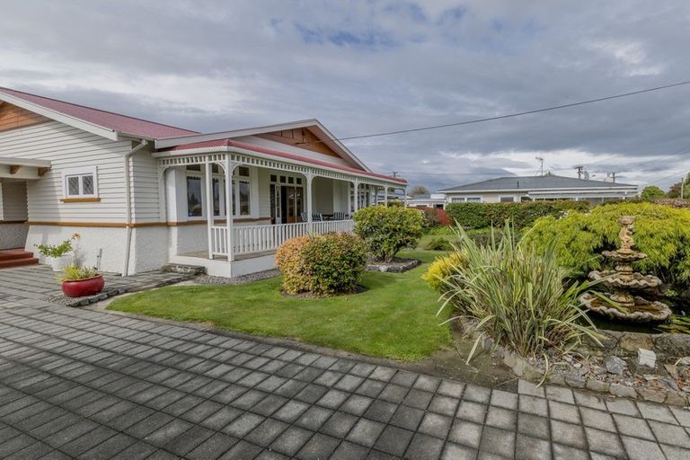 Photo of property in 56 Queenwood Road, Levin, 5510