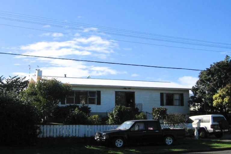 Photo of property in 19 Heperi Street, Waikanae Beach, Waikanae, 5036