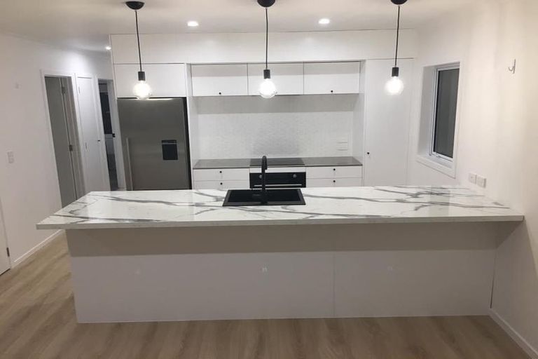 Photo of property in 8a Awanui Street, Merrilands, New Plymouth, 4312