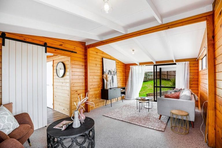 Photo of property in 96 Waimumu Road, Massey, Auckland, 0614