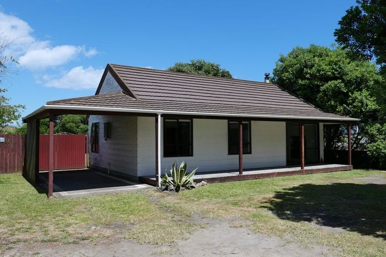 Photo of property in 16 Victor Grove, Waikanae Beach, Waikanae, 5036
