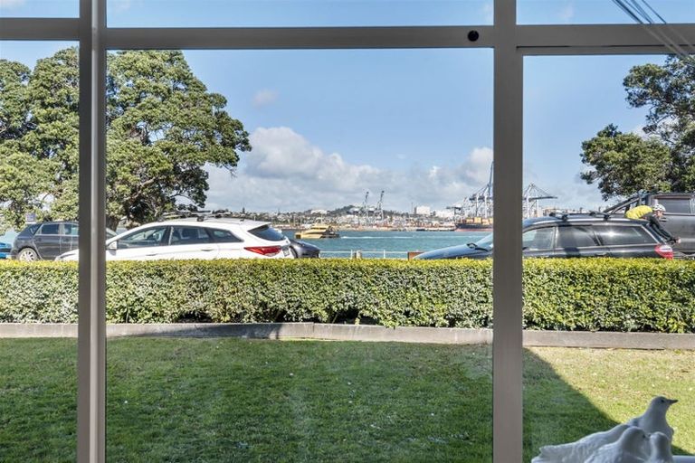 Photo of property in 2/21 Queens Parade, Devonport, Auckland, 0624