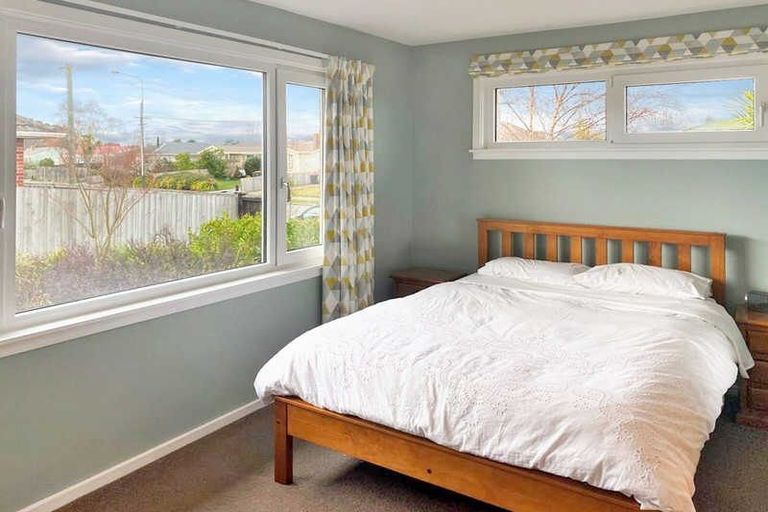 Photo of property in 92 Kendal Avenue, Burnside, Christchurch, 8053