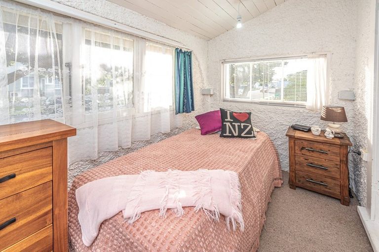 Photo of property in 28 Kawatiri Avenue, Gonville, Whanganui, 4501