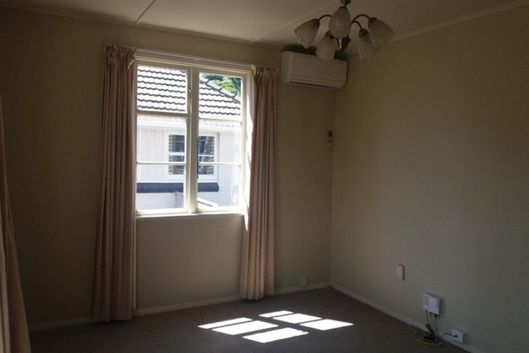 Photo of property in 196 Waddington Drive, Naenae, Lower Hutt, 5011