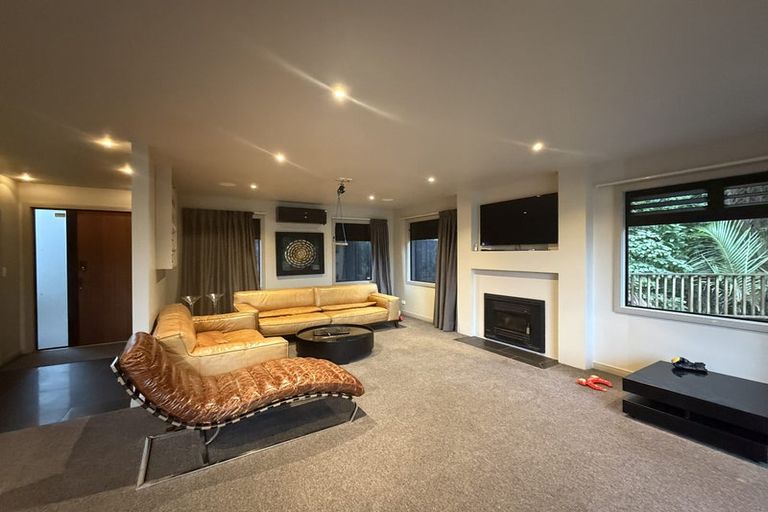 Photo of property in 40 Hiwihau Place, Glenfield, Auckland, 0629