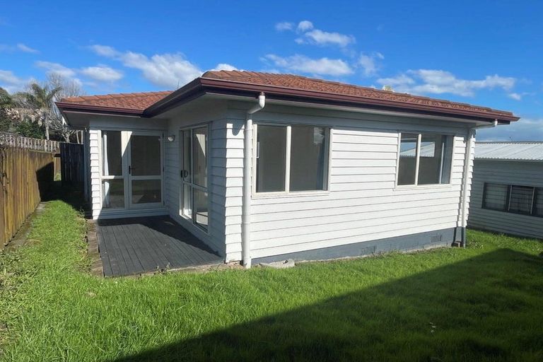 Photo of property in 6 Marco Place, Highland Park, Auckland, 2010