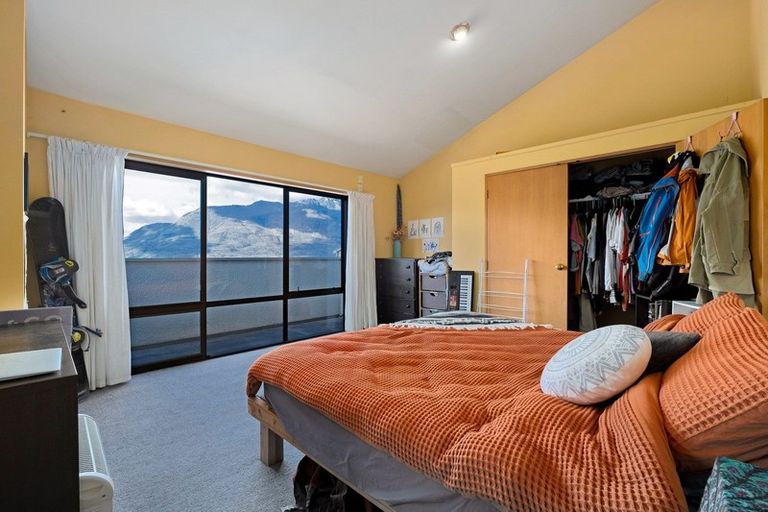 Photo of property in 116a Wynyard Crescent, Fernhill, Queenstown, 9300