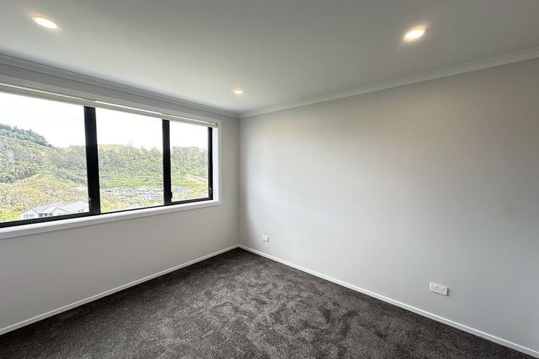 Photo of property in 30 Bee Lane, Whitby, Porirua, 5024
