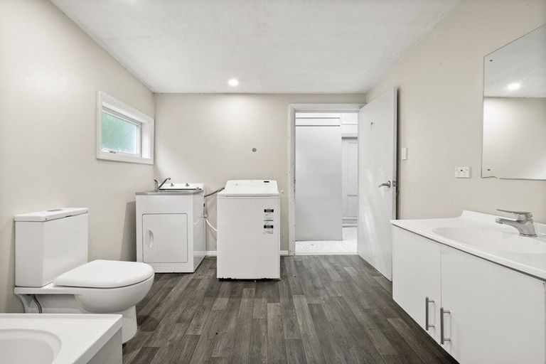 Photo of property in 76 South Road, The Glen, Dunedin, 9011