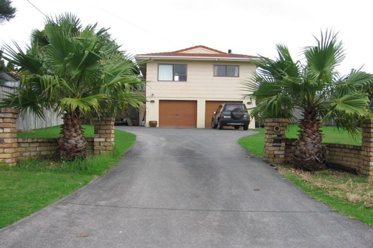 Photo of property in 15 Tauhinu Road, Greenhithe, Auckland, 0632