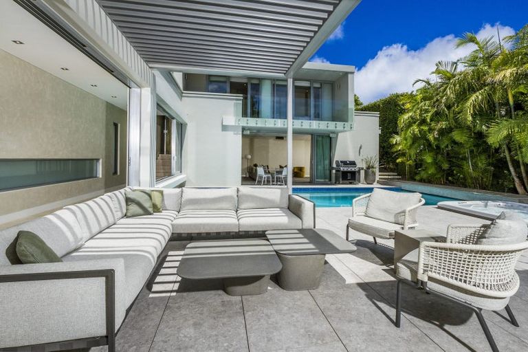 Photo of property in 15 Lake View Road, Takapuna, Auckland, 0622