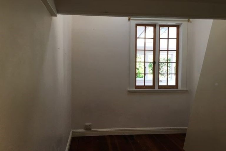 Photo of property in 17 Awaroa Road, Sunnyvale, Auckland, 0612