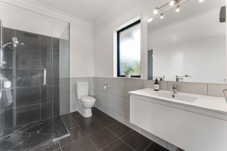 Photo of property in 5 Crabapple Close, Milson, Palmerston North, 4414