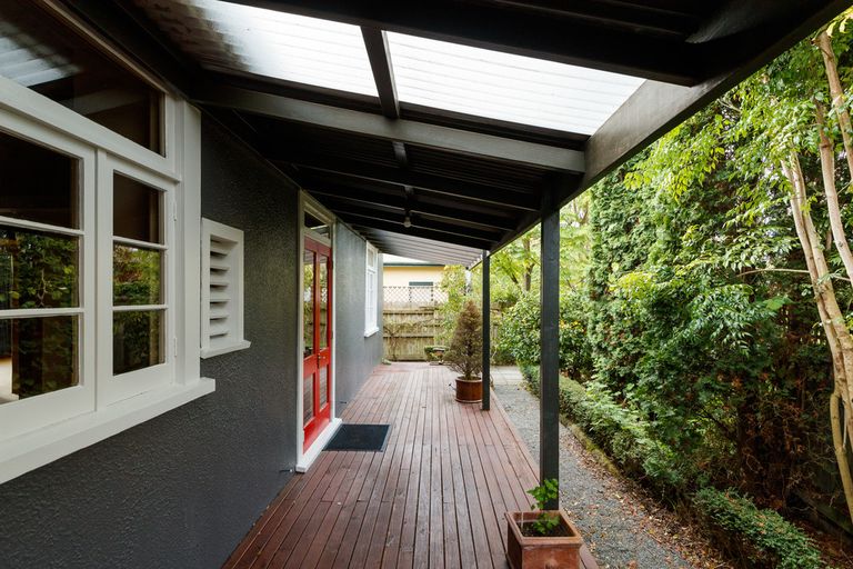 Photo of property in 21 Phoenix Avenue, Hokowhitu, Palmerston North, 4410