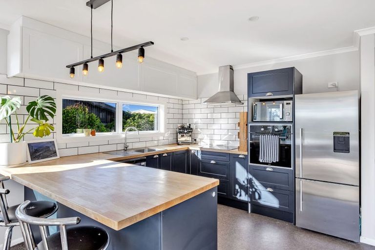 Photo of property in 16 Mitre Street, Gore, 9710