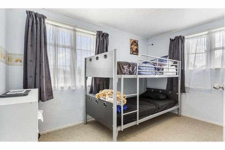 Photo of property in 47 Arimu Road, Papakura, 2110