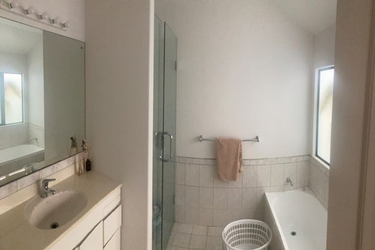 Photo of property in 4 Savoy Road, Orewa, 0931