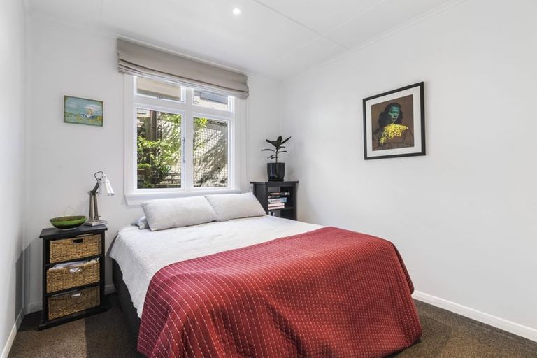Photo of property in 21 Beach Street, Island Bay, Wellington, 6023