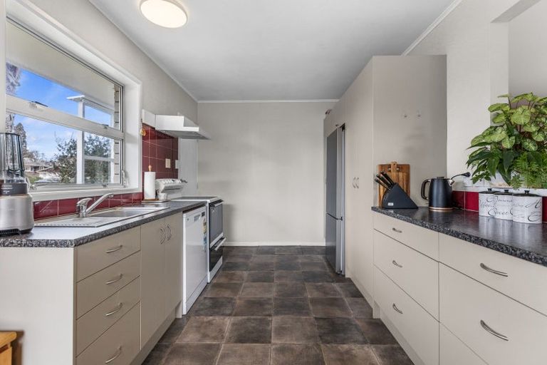 Photo of property in 10 Mountbatten Place, Te Puke, 3119