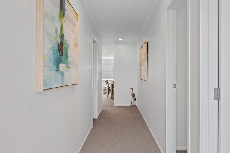 Photo of property in 10 Awatira Drive, Papamoa Beach, Papamoa, 3118