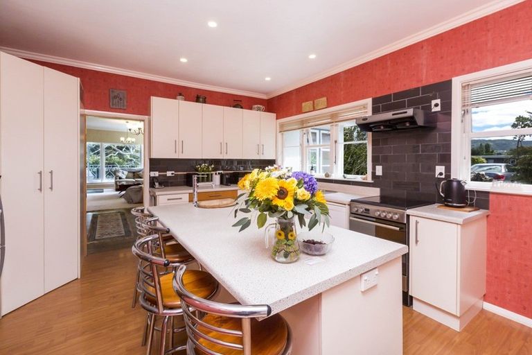 Photo of property in 33 Montgomery Street, Stokes Valley, Lower Hutt, 5019