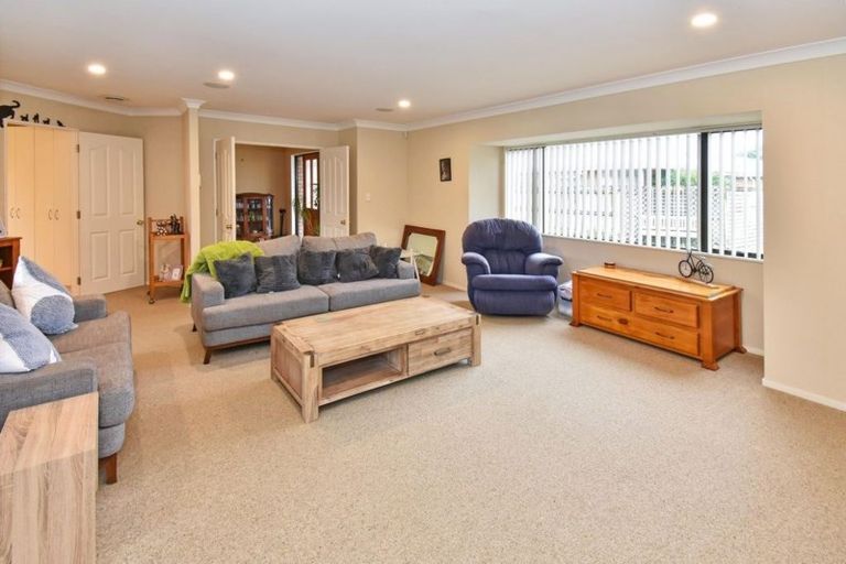 Photo of property in 9 Dan Bryant Place, Pukekohe, 2120