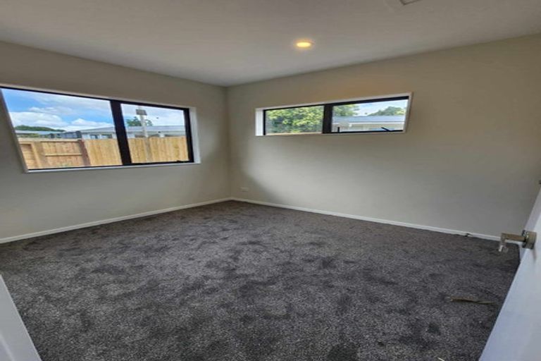 Photo of property in 3/32 Yeovil Road, Te Atatu Peninsula, Auckland, 0610