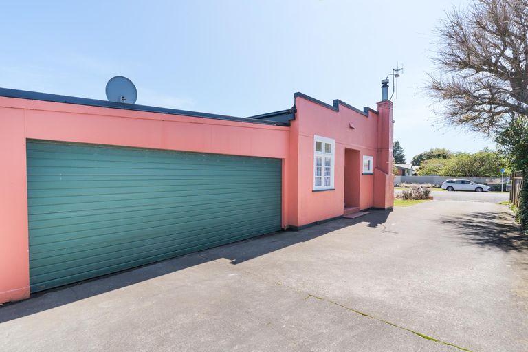 Photo of property in 8 Heretaunga Street, Palmerston North, 4414