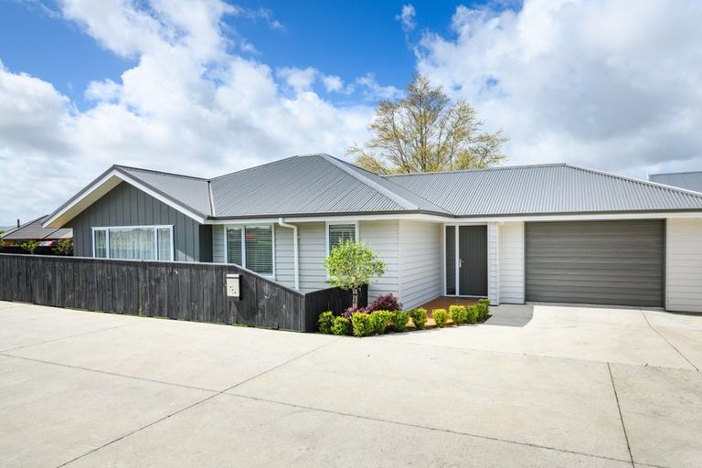 Photo of property in 1 Ivy Lane, Kelvin Grove, Palmerston North, 4414
