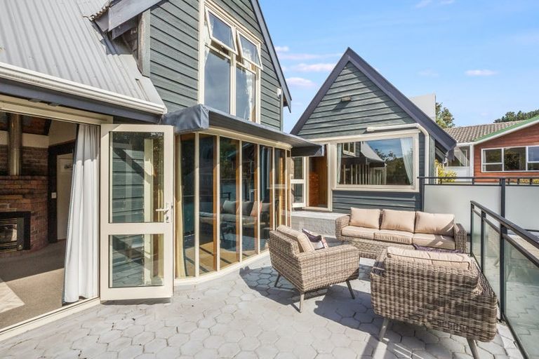 Photo of property in 5 Newnham Court, Tawa, Wellington, 5028