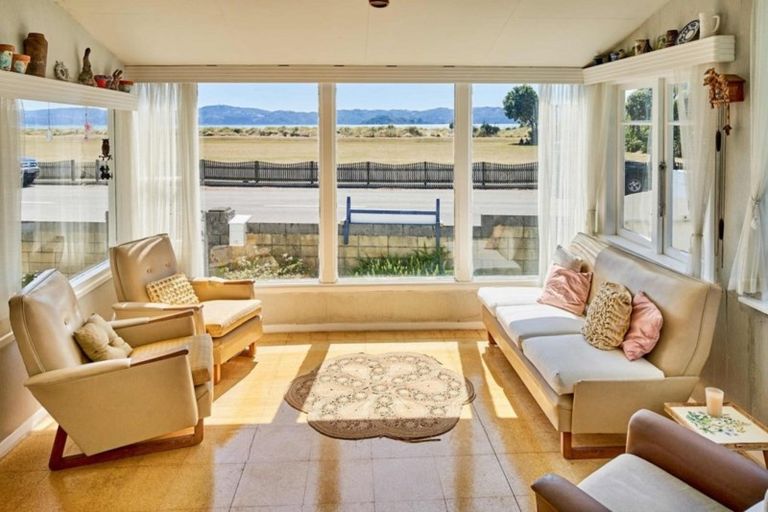 Photo of property in 45 Marine Parade, Eastbourne, Lower Hutt, 5013