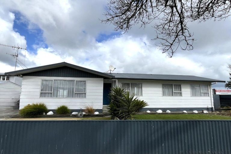 Photo of property in 44 Kaimanawa Street, Kelvin Grove, Palmerston North, 4414