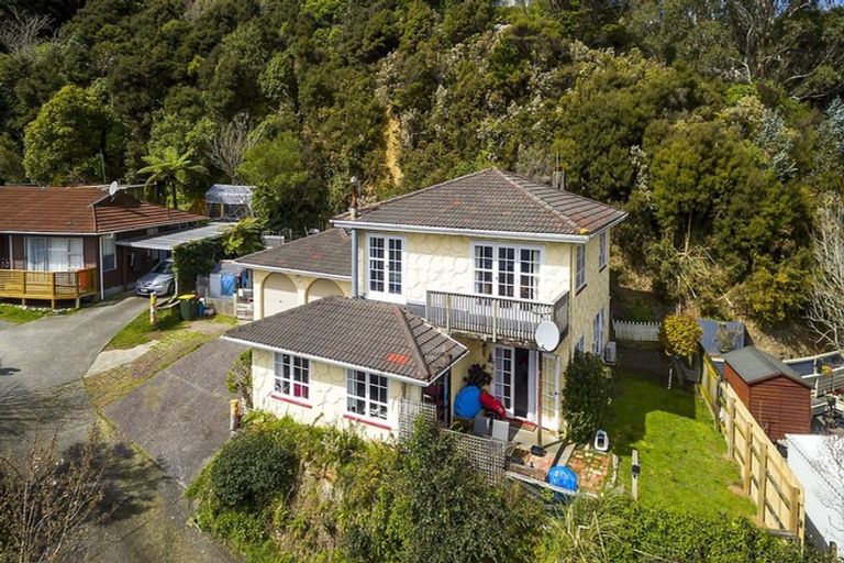 Photo of property in 3 Lord Street, Stokes Valley, Lower Hutt, 5019