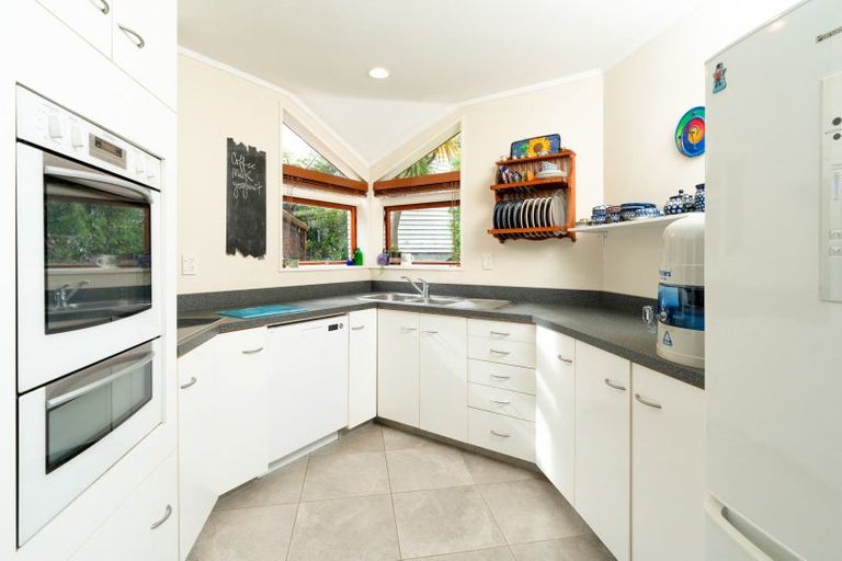 Photo of property in 6a Joll Street, Karori, Wellington, 6012