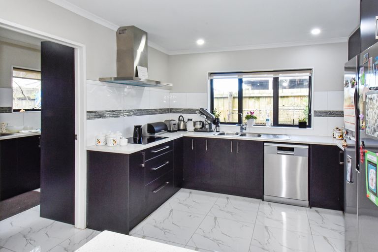 Photo of property in 7 Clendon Place, Manurewa, Auckland, 2102