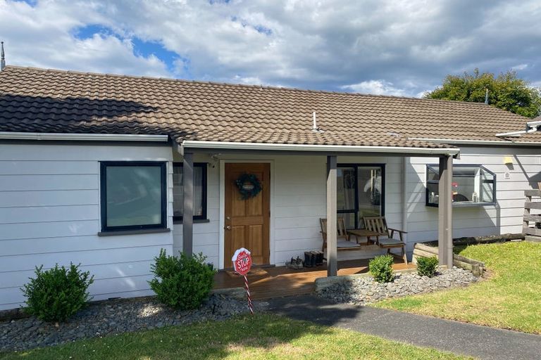 Photo of property in 4 Waiora Road, Stanmore Bay, Whangaparaoa, 0932