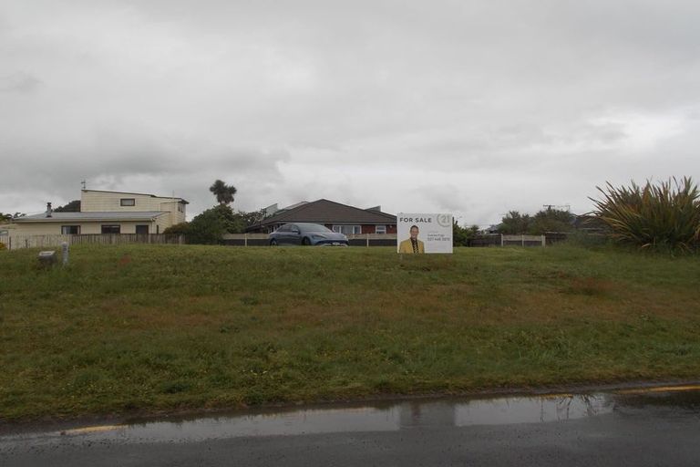 Photo of property in 32 Harbour Street, Foxton, 4814