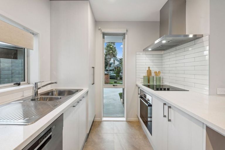 Photo of property in 4a Bosun Place, Te Atatu Peninsula, Auckland, 0610