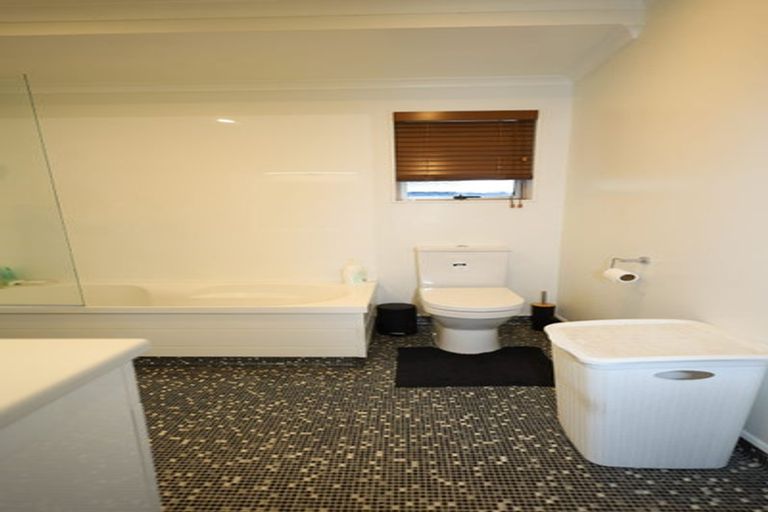 Photo of property in 114 Cambridge Road, Bethlehem, Tauranga, 3110