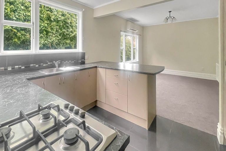 Photo of property in 108 The Parade, Island Bay, Wellington, 6023