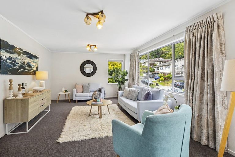 Photo of property in 15 Fyvie Avenue, Tawa, Wellington, 5028